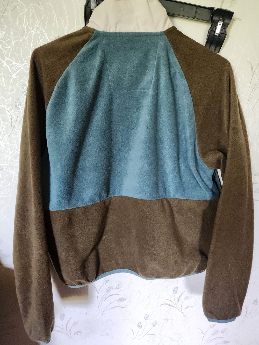 Colorblock Fleece Jacket - Picture 2 of 3